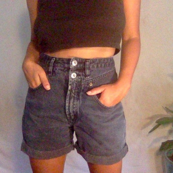 Vintage high-waisted button/zip fly cuff shorts. - Picture 2 of 6